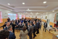 IMG-1fecc93e83922d39845abae59b533d58-V