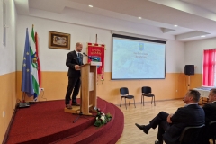 IMG-7071b1e36dc67c573f731547d6fcd715-V