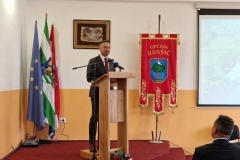 IMG-81e3655cfd34c96c6f5e5dfdcbd4c153-V