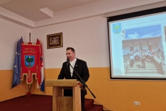 IMG-0ae11e72cbb83ebfd52d37da4d709e72-V