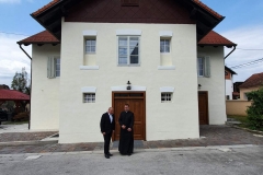 IMG-a4ff5cde5f7bb70c6b65e6e1c98202f7-V