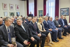 IMG-619141a1e4ebc9d14dd59f01323e6f7e-V