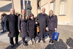 IMG-f37531f38e85bcacaf7640f30257743e-V